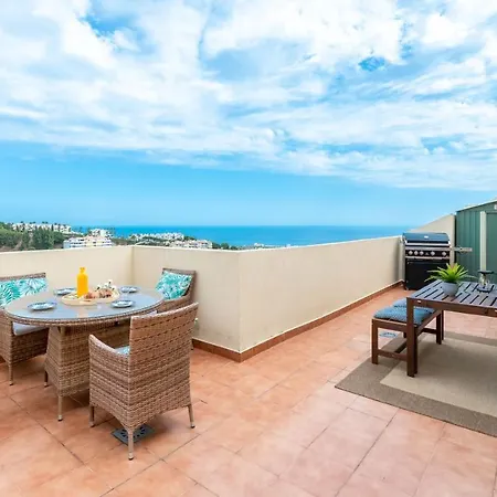 Huge Penthouse Seaviews Gateaway 아파트 미하스