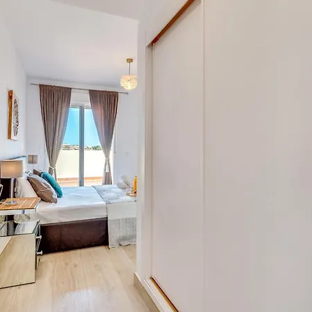 아파트 Huge Penthouse Seaviews Gateaway *