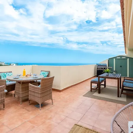 Huge Penthouse Seaviews Gateaway 아파트 *