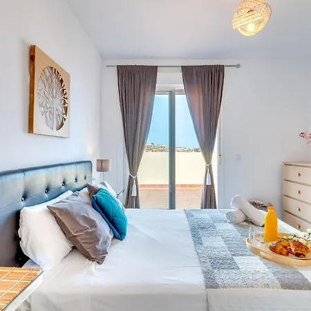 Huge Penthouse Seaviews Gateaway 아파트