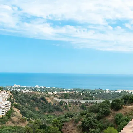 Huge Penthouse Seaviews Gateaway 아파트 미하스